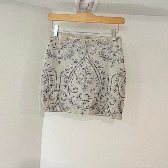 Beautiful embroidered Zara skirt <3 - Picture 2 of 3